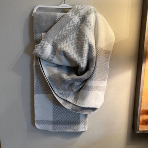 The Cotton Edition White and Grey Mini-Chevron and Plaid Throw - Picture 6 of 9